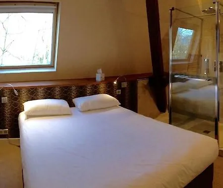 Chateau De Challanges
