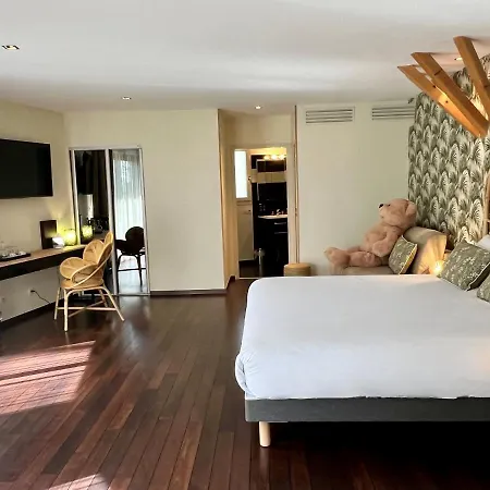 Chateau De Challanges