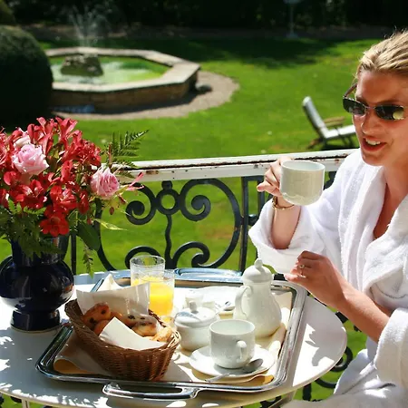 Chateau De Challanges Beaune (Cote d'Or)