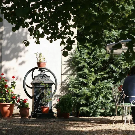 Hotel Chateau De Challanges