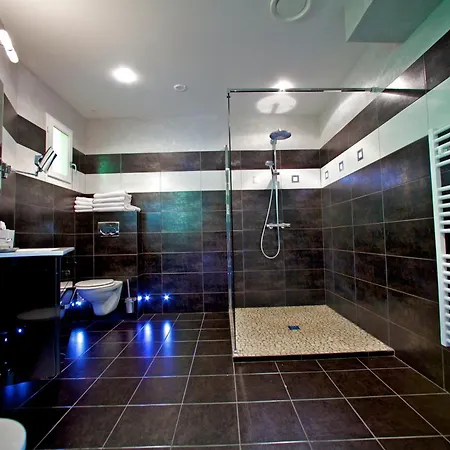 Hotel Chateau De Challanges Beaune (Cote d'Or)