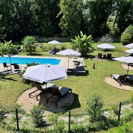 Chateau De Challanges Hotel