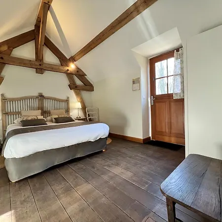 Hotel Chateau De Challanges