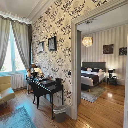 Chateau De Challanges 4* Beaune (Cote d'Or)