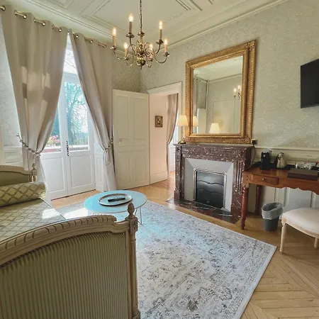 Chateau De Challanges Hotel 4*