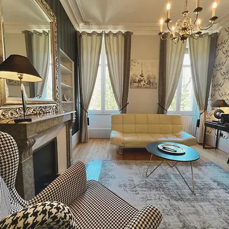 Chateau De Challanges 4* Beaune (Cote d'Or)