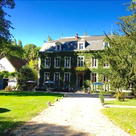 Hotel Chateau De Challanges 4*