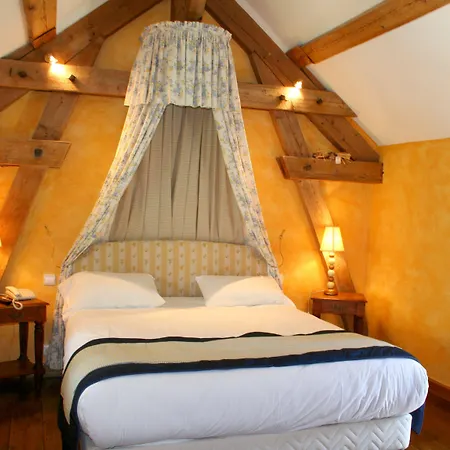 Hotel Chateau De Challanges