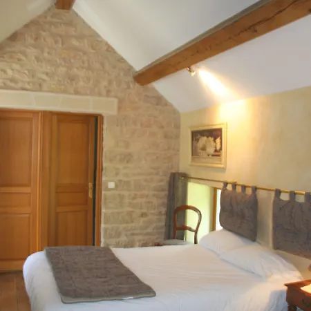 Chateau De Challanges 4*