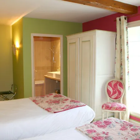 Chateau De Challanges 4*