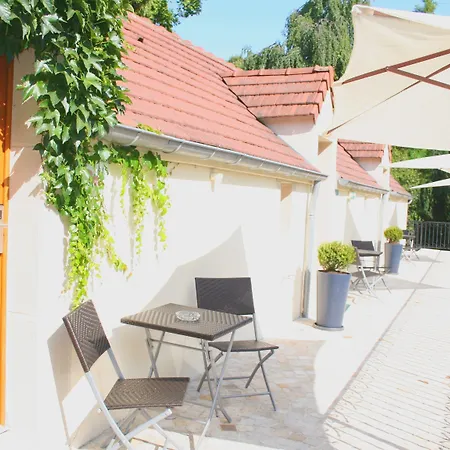 Chateau De Challanges Hotel 4*