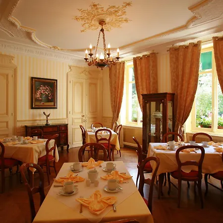 Chateau De Challanges 4*