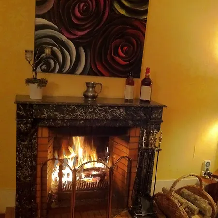 Chateau De Challanges Beaune (Cote d'Or)