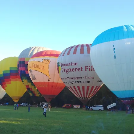 Chateau De Challanges Beaune (Cote d'Or)