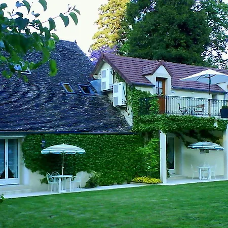 Hotel Chateau De Challanges