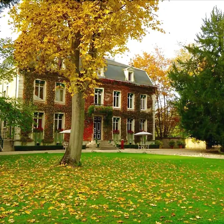 Chateau De Challanges Beaune (Cote d'Or)