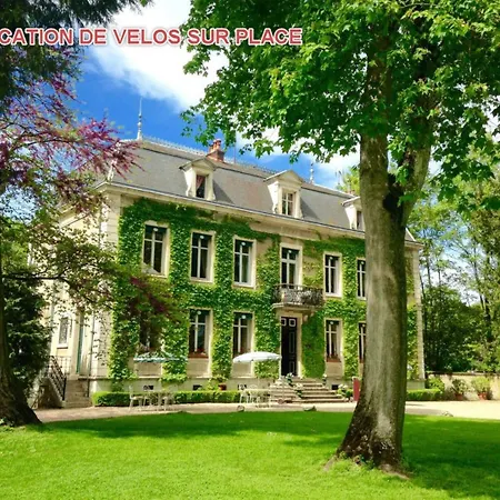 Chateau De Challanges 4* Beaune (Cote d'Or)