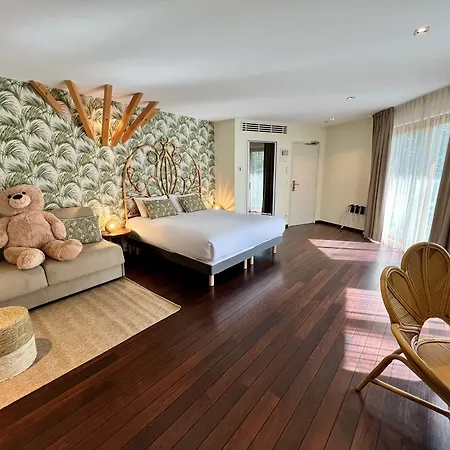 Chateau De Challanges Hotel