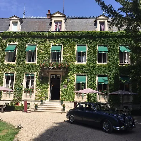 Chateau De Challanges 4*