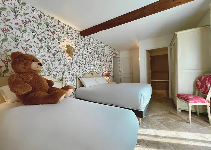 Chateau De Challanges Отель Бон