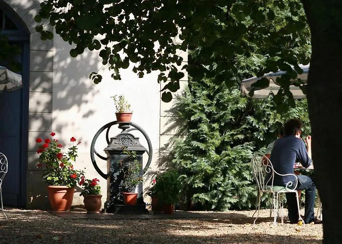 Готель Chateau De Challanges