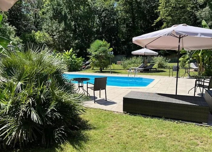 Chateau De Challanges Hotel