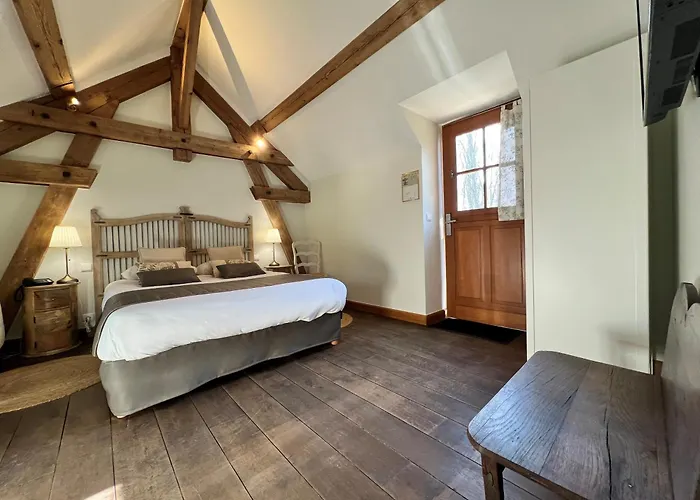 Готель Chateau De Challanges