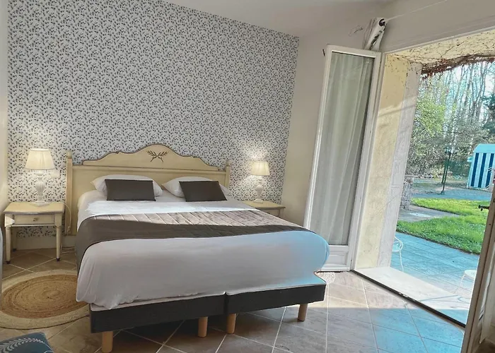 Chateau De Challanges