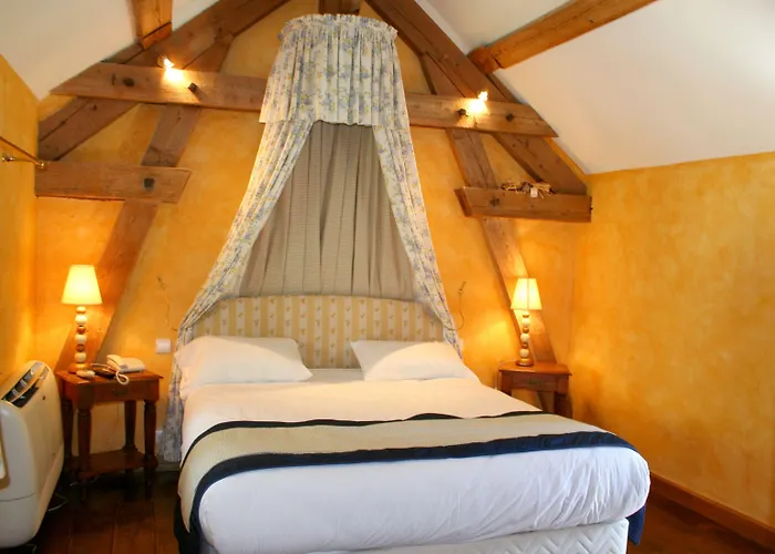 Hotel Chateau De Challanges