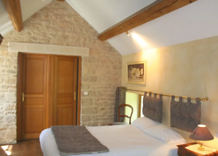 Chateau De Challanges 4*