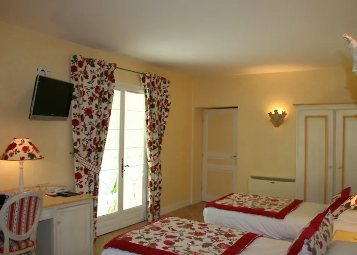 Chateau De Challanges 4*