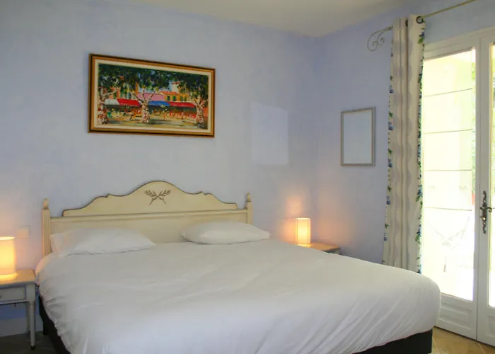 Chateau De Challanges Готель Бон