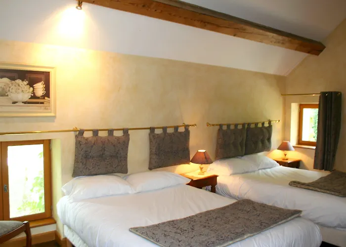 Chateau De Challanges Hotel