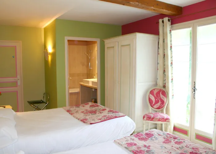 Chateau De Challanges 4*