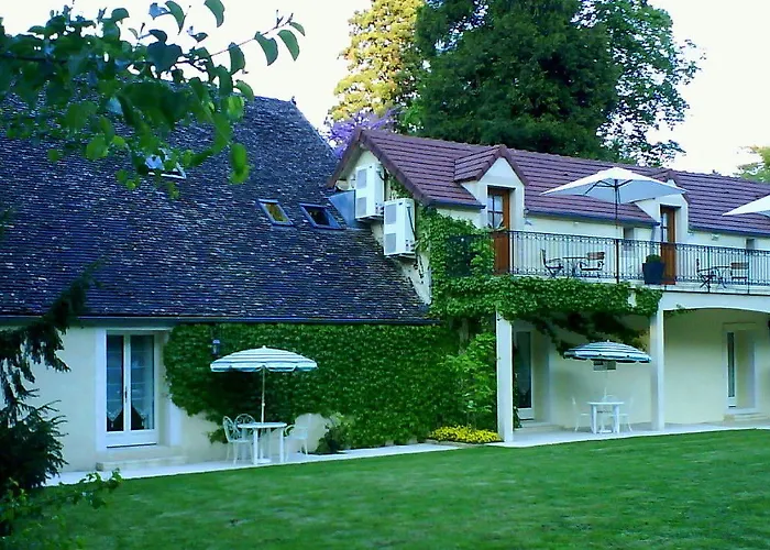 Готель Chateau De Challanges