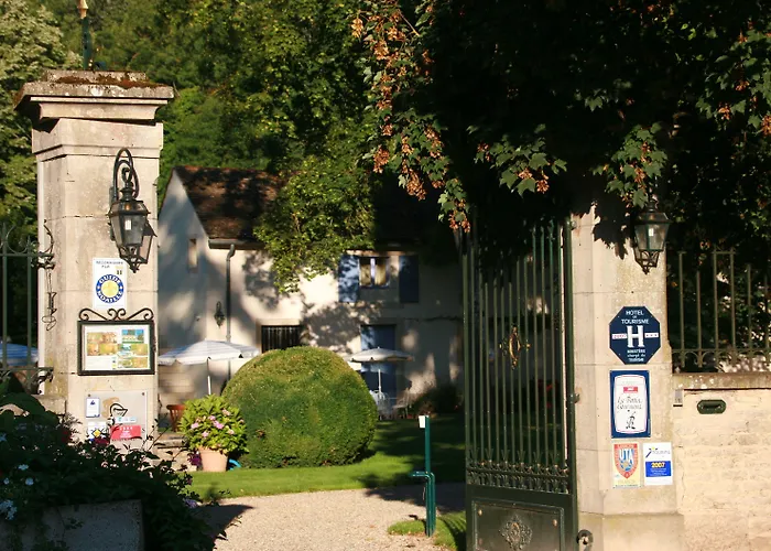 Chateau De Challanges