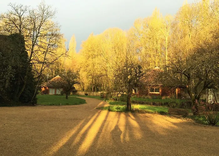 Chateau De Challanges Готель Бон