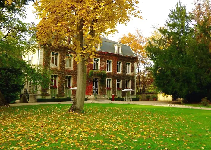 Chateau De Challanges Бон