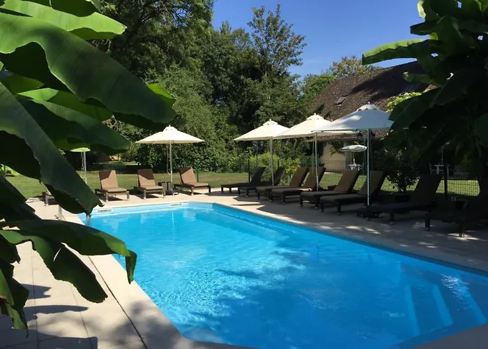 Отель Chateau De Challanges Бон