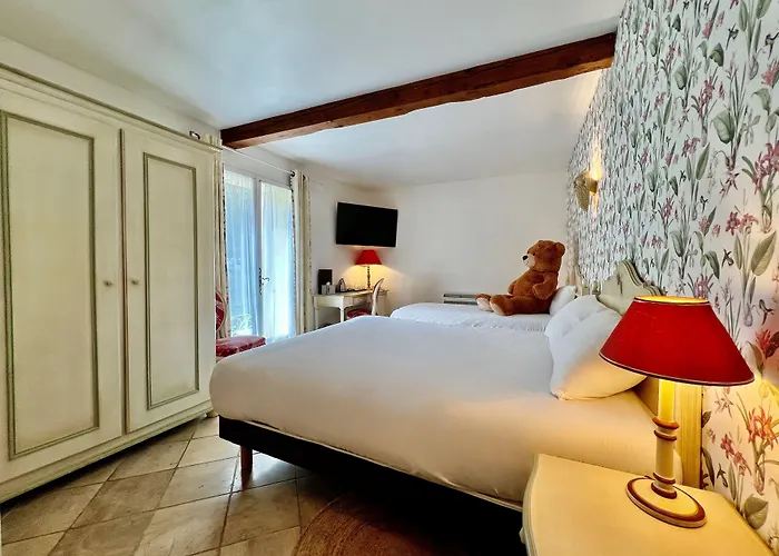 Chateau De Challanges 4* Beaune (Cote d'Or)