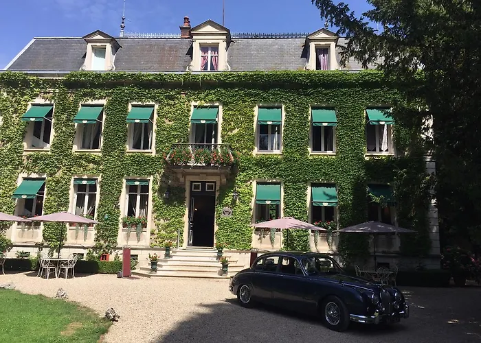 Chateau De Challanges 4*